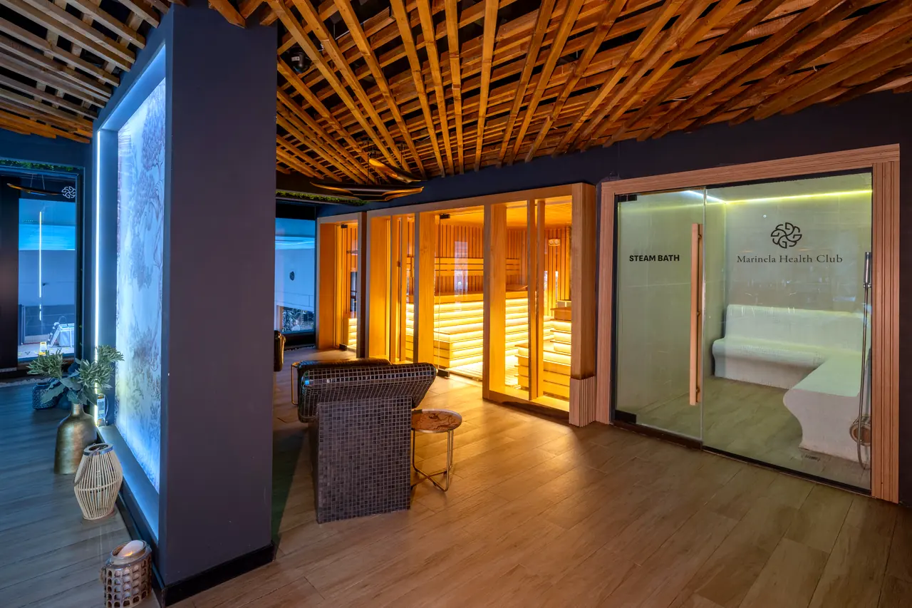 Zenith Casino by Merit International — Spa: buhar odası ve sauna girişleri